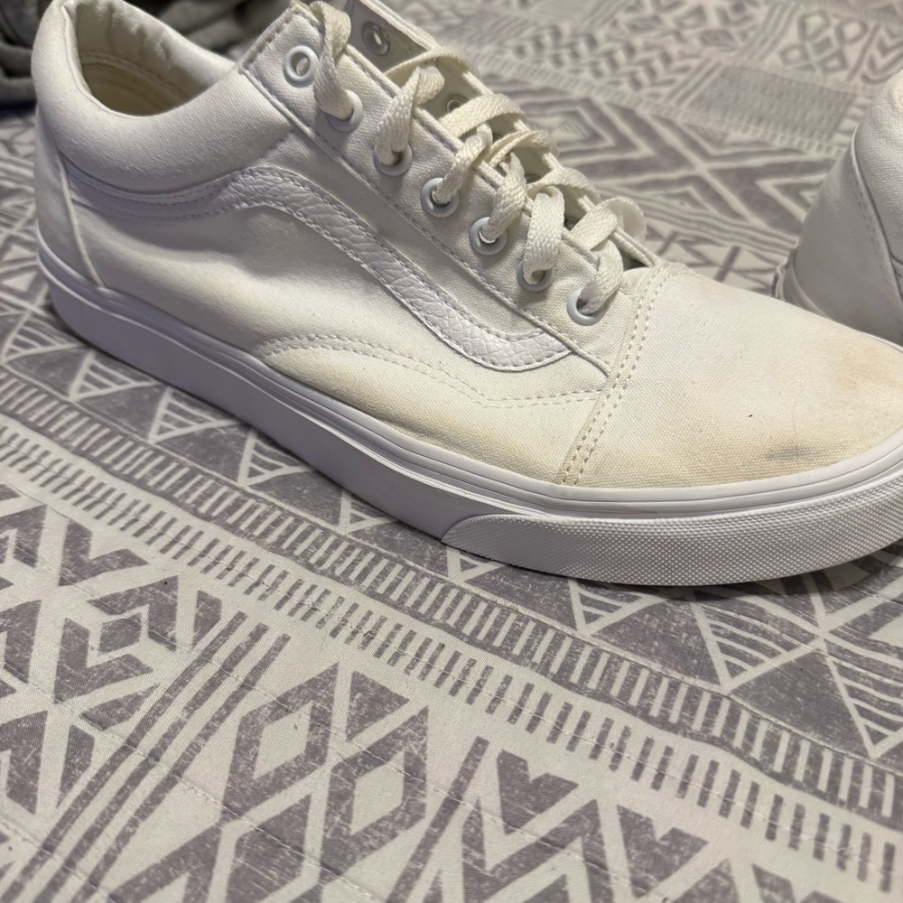 Vans Classic White Men's Sneakers - 11 men’s - some staining but hardly worn